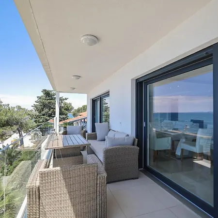 Seaview Four Bedroom Sunshine