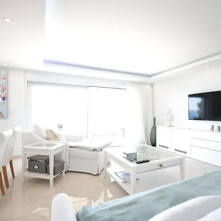 Apartment Seaview Four Bedroom Sunshine *