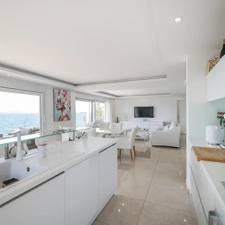 Seaview Four Bedroom Sunshine Bibinje